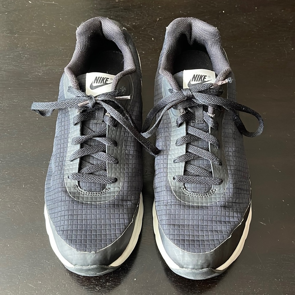 Nike Air Max Invigor Black